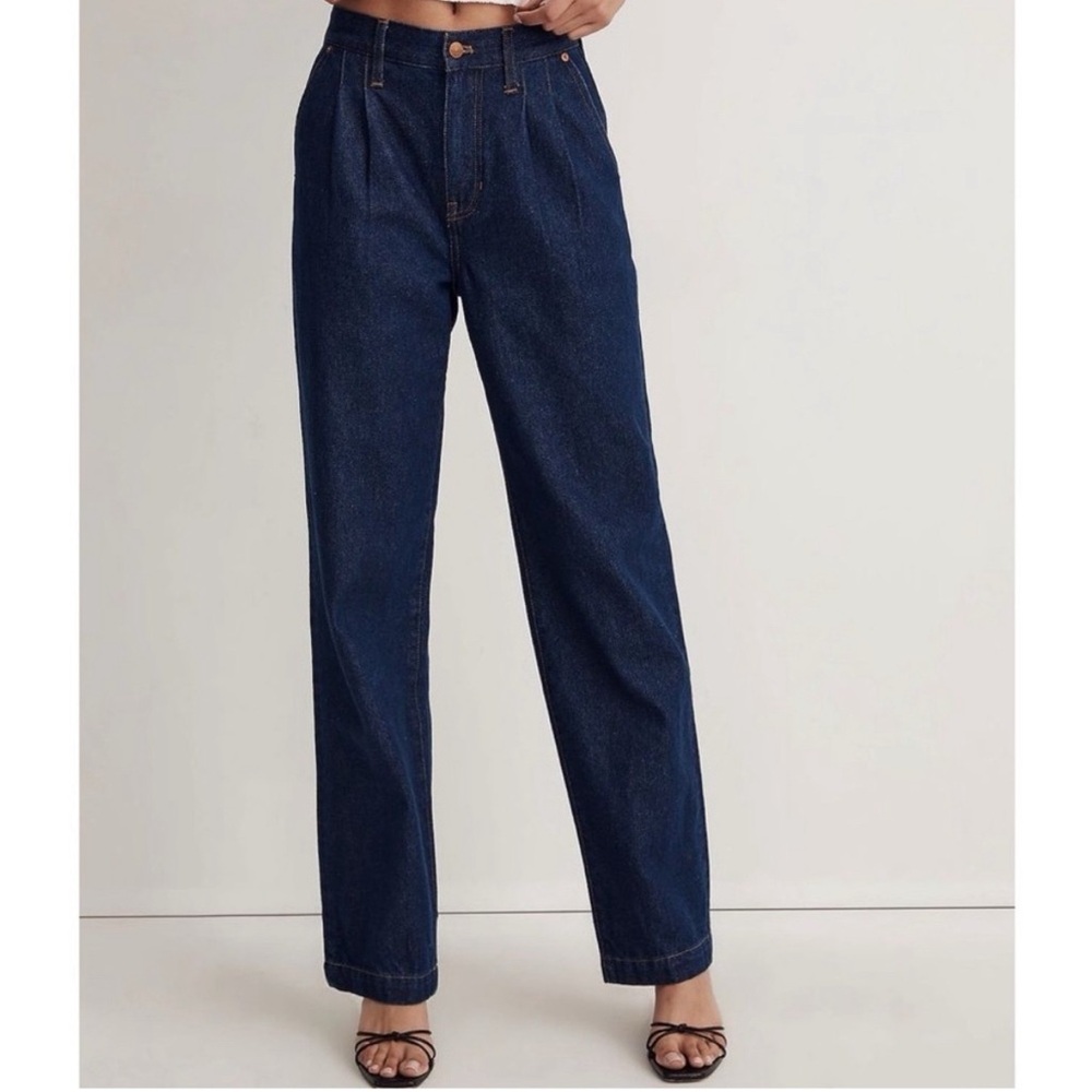 Madewell Baggy Straight Pleated Jeans in Woodham Wash